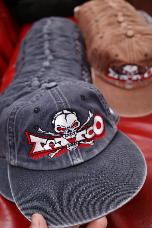 gorra con 'tatuaje de calavera'